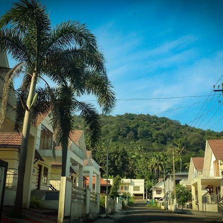 Nest Resorts Athirappilly Exteriör bild
