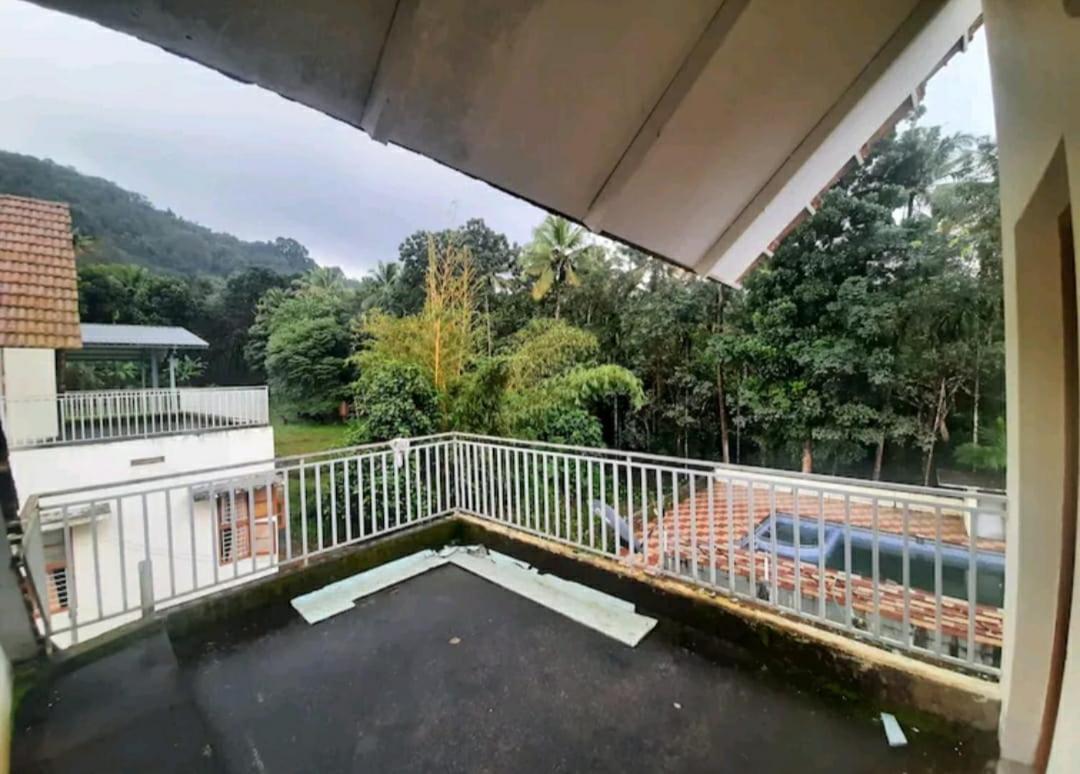 Nest Resorts Athirappilly Exteriör bild