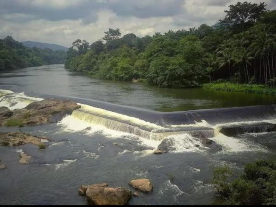 Nest Resorts Athirappilly Exteriör bild